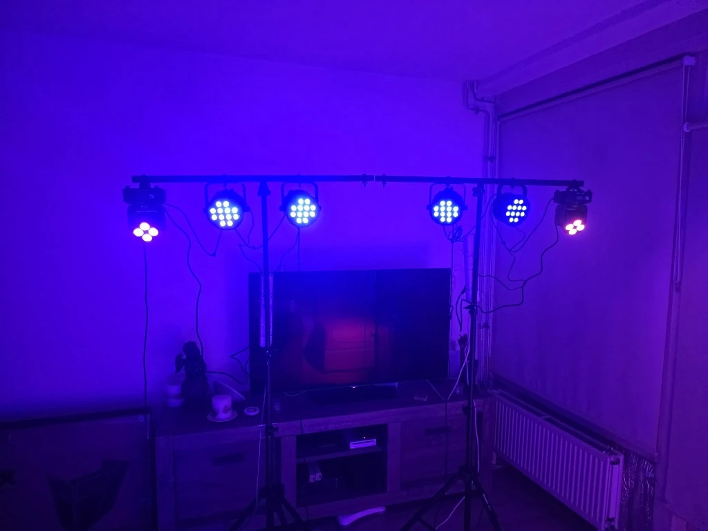 Lichtshow met movingheads en rookmachine